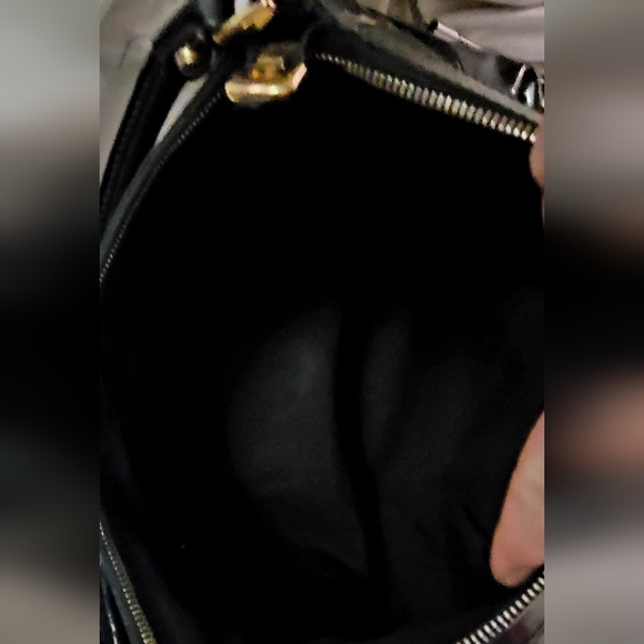 Large Patent Leather GUCCI Abbey in Amazing Condition!! - Picture 6 of 8